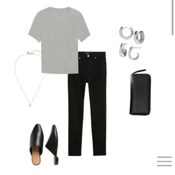 Banana Republic 2-Piece Organic Cotton Crew Neck T-Shirts - Picture 5 of 9